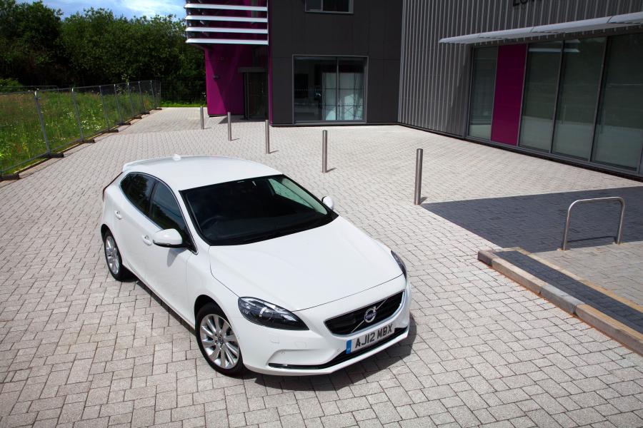  Volvo V40 2012 года  (фото 29 из 183)